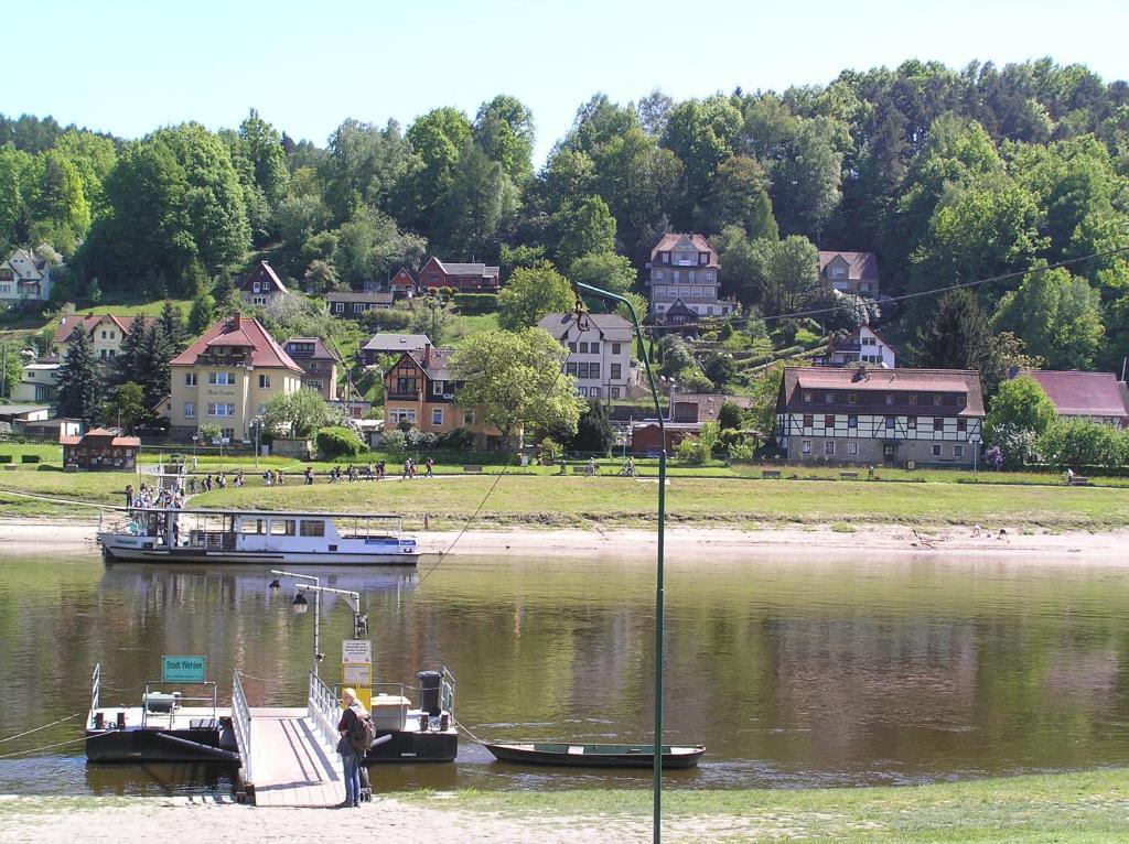 Hotel Saechsisches Haus Berggiesshübel Exterior foto